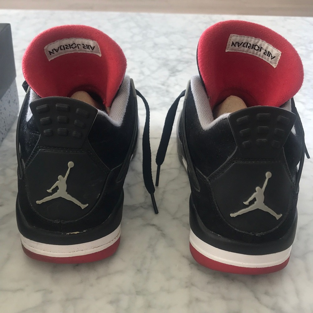 Air Jordan 4 Bred